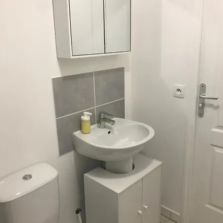 Moderne Au Calme Lägenhet